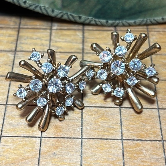 J. Crew Earrings 1”x1.5” Clear Crystal Gem Gold Starburst Fireworks GUC Elegant - Picture 5 of 9